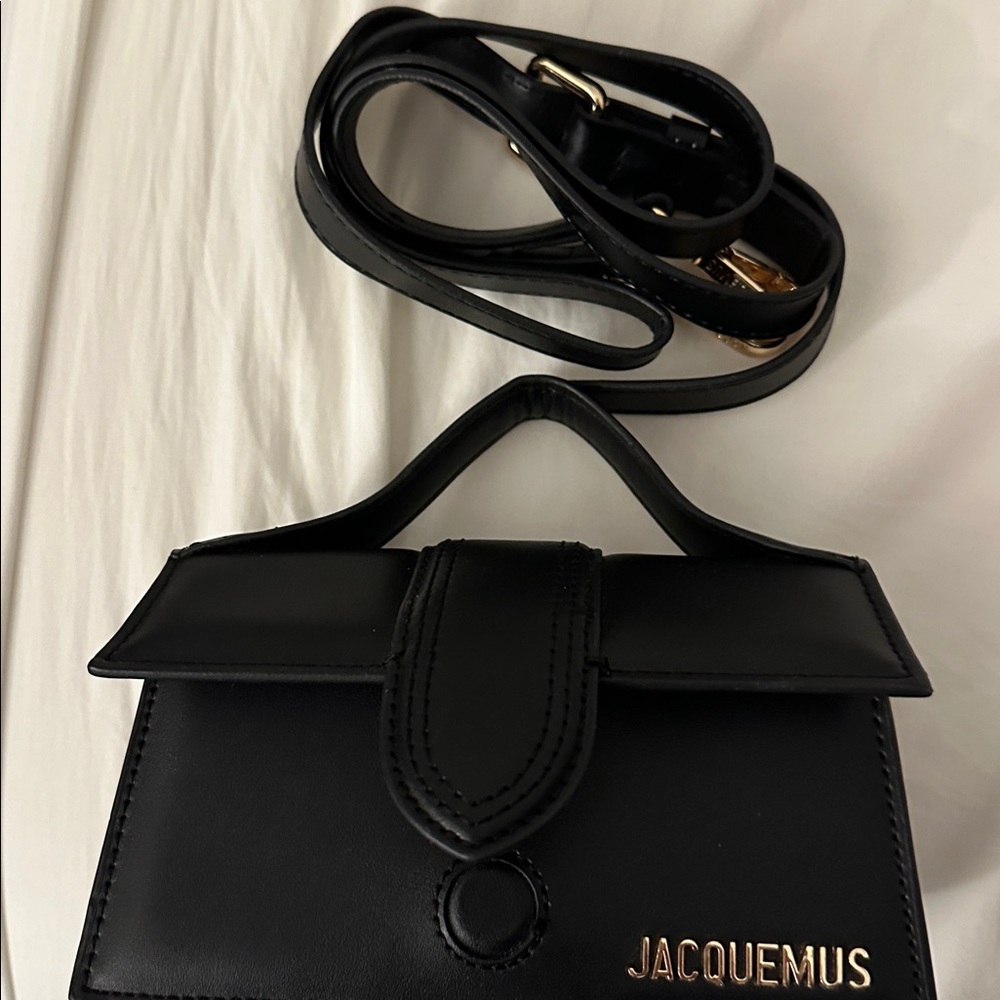 Jacquemus Black Mini Bag with Sleek Design - Picture 3 of 3
